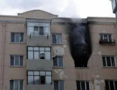 哈尔滨一民房发生燃气爆燃，一男